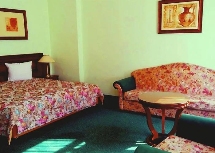 Hotel Ester Karlovy Vary Bagian luar foto