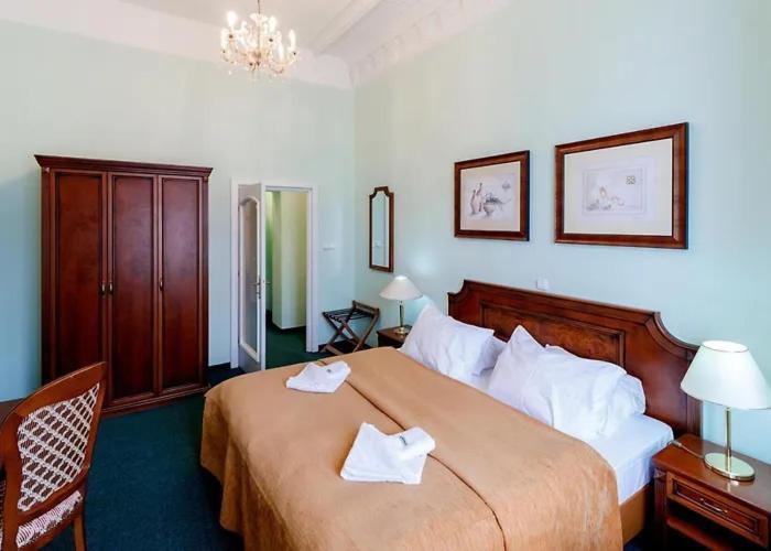 Hotel Ester Karlovy Vary Bagian luar foto