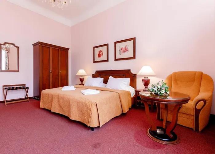 Hotel Ester Karlovy Vary Bagian luar foto