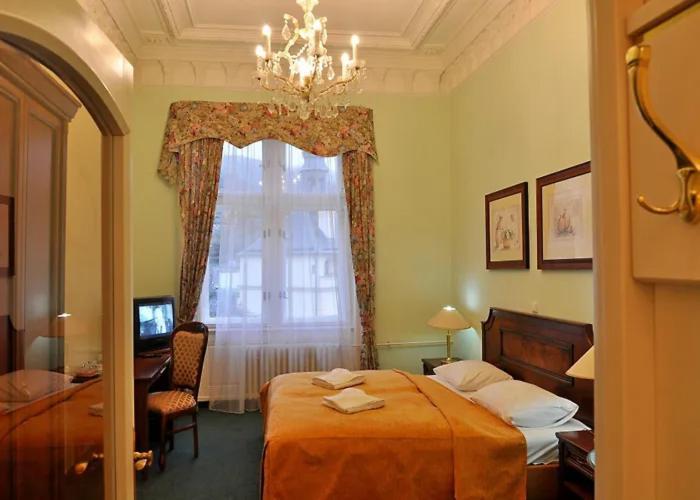Hotel Ester Karlovy Vary Bagian luar foto