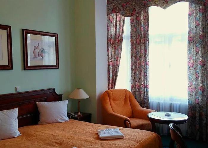 Hotel Ester Karlovy Vary Bagian luar foto