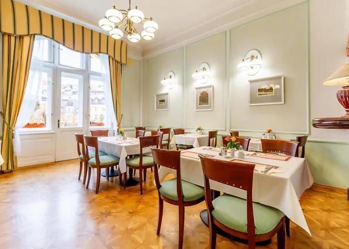 Hotel Ester Karlovy Vary Bagian luar foto