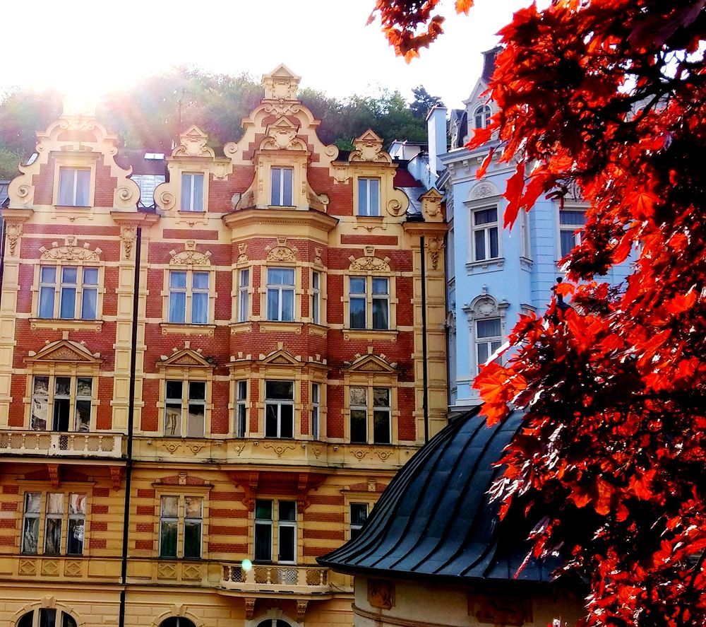 Hotel Ester Karlovy Vary Bagian luar foto