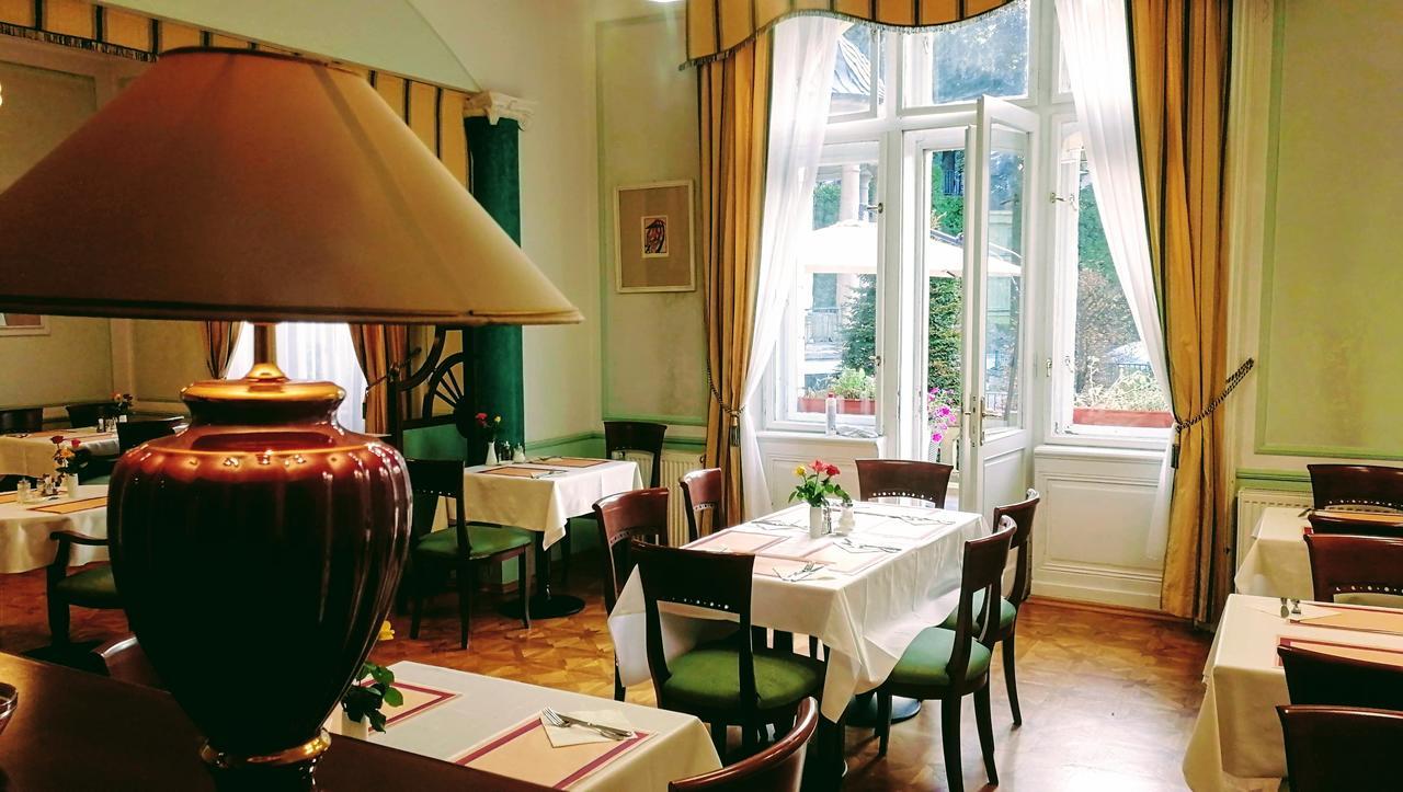 Hotel Ester Karlovy Vary Bagian luar foto