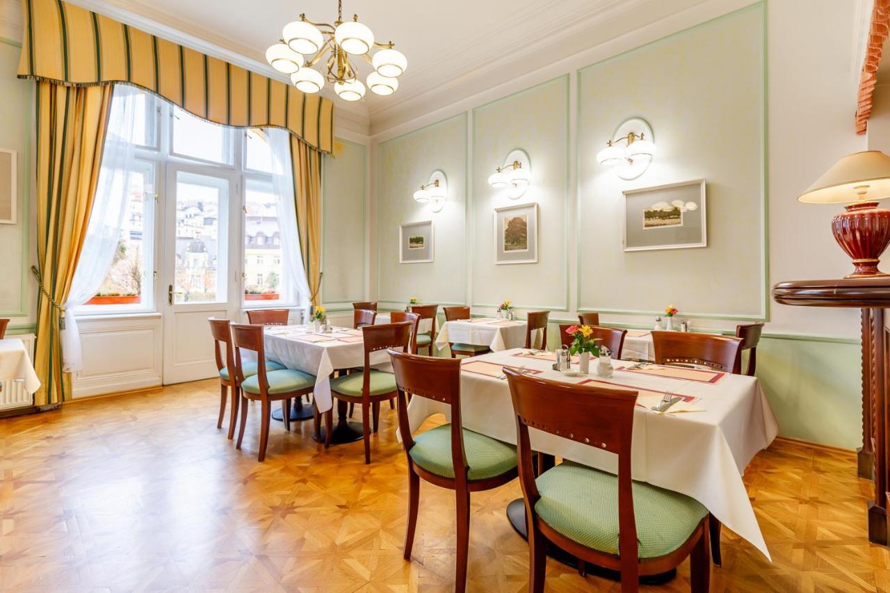 Hotel Ester Karlovy Vary Bagian luar foto