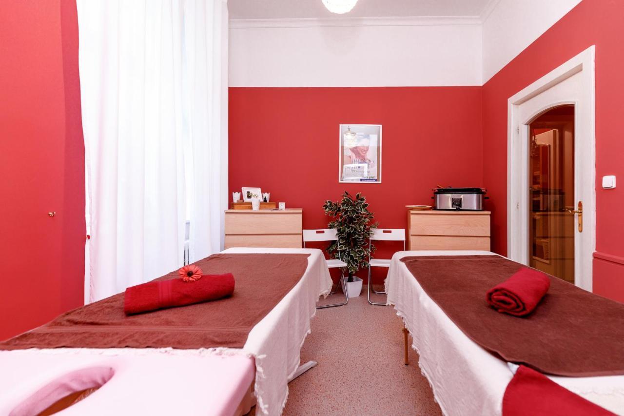 Hotel Ester Karlovy Vary Bagian luar foto
