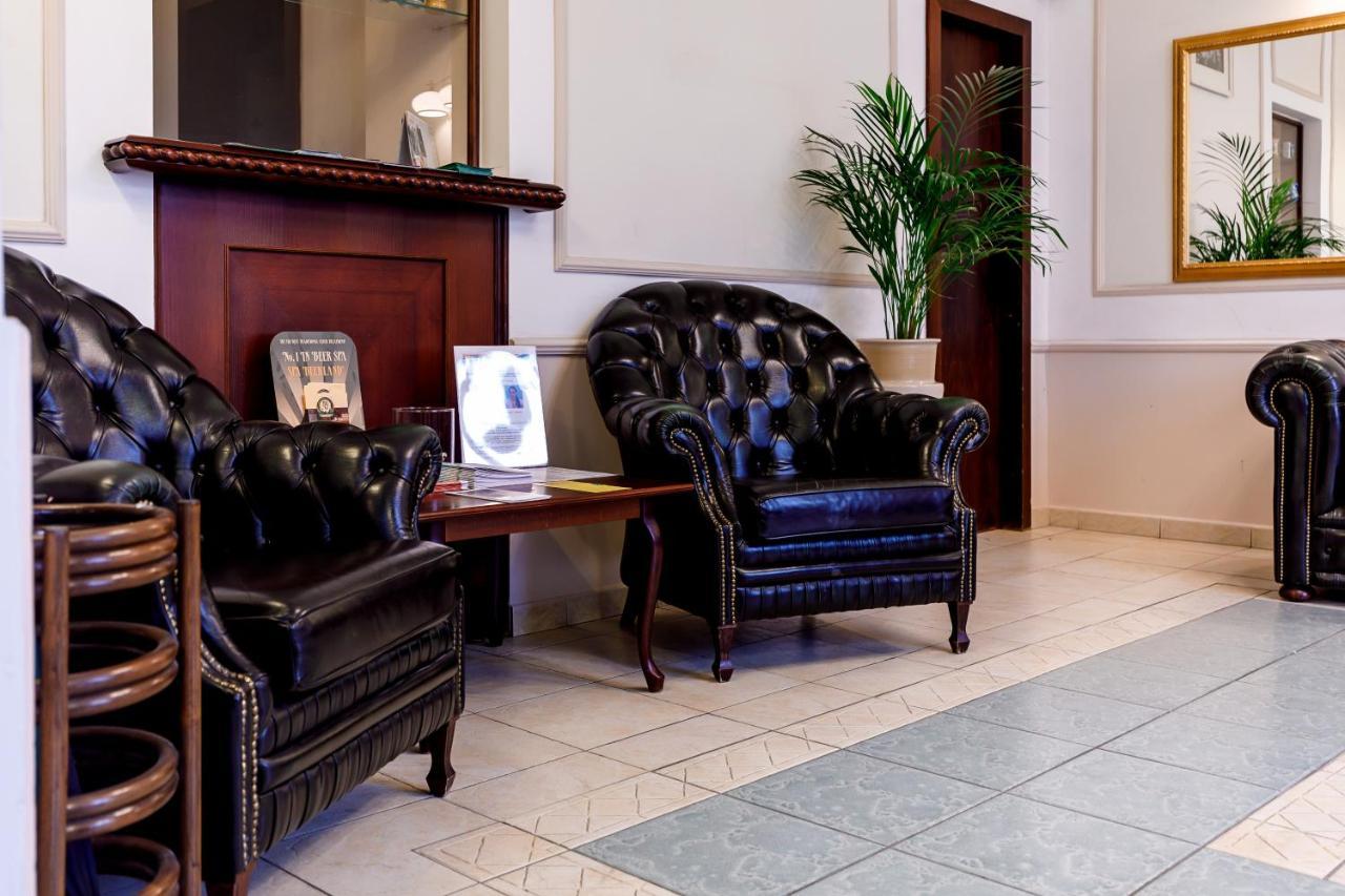 Hotel Ester Karlovy Vary Bagian luar foto