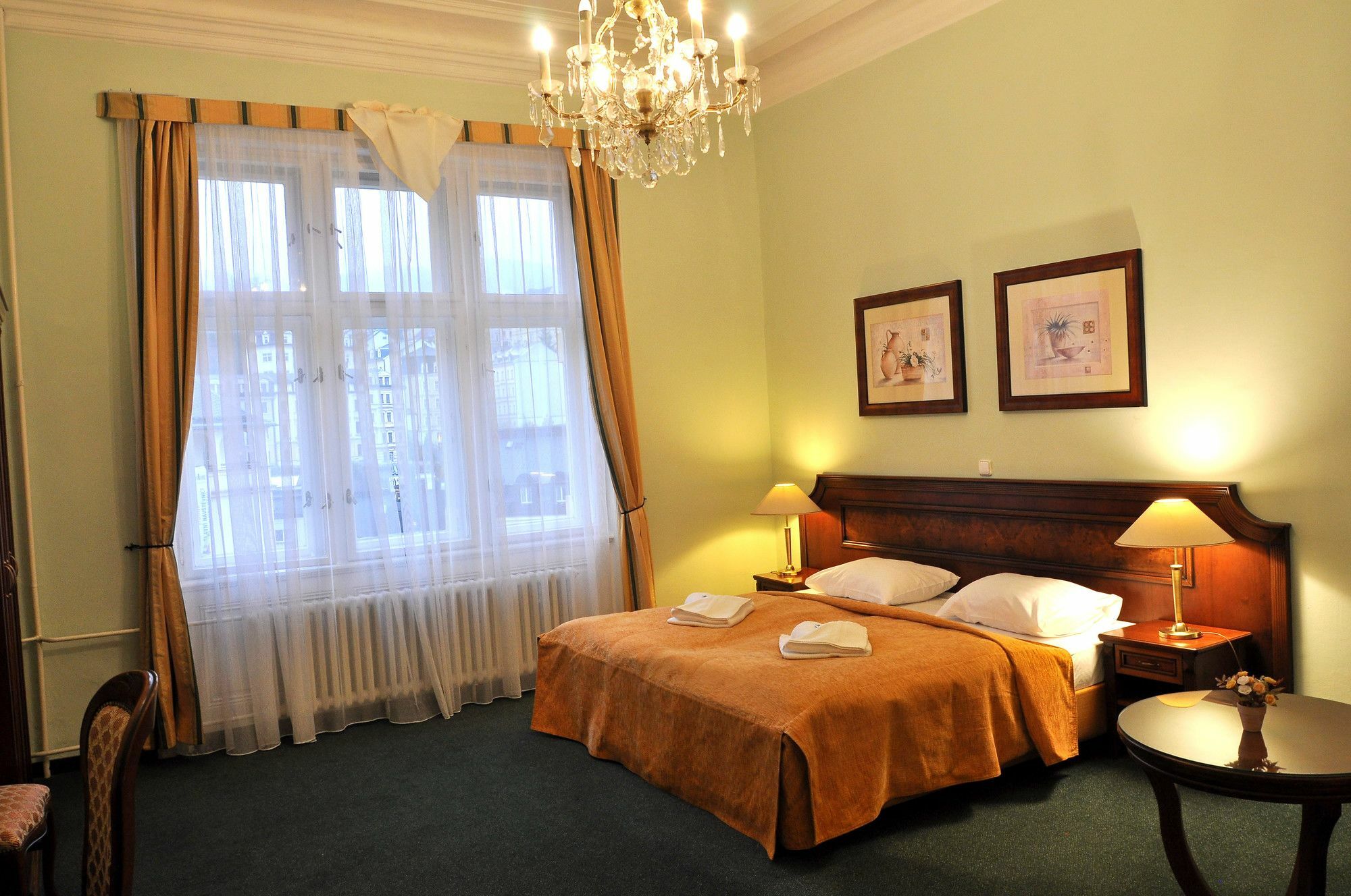 Hotel Ester Karlovy Vary Bagian luar foto